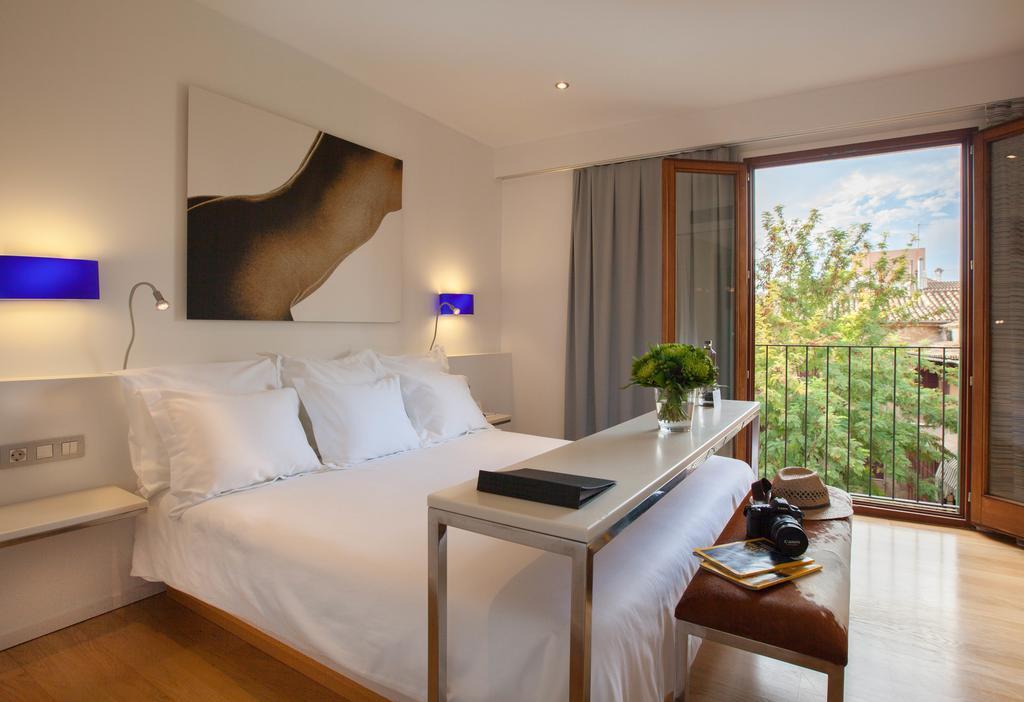 Petit Palace Hotel Tres パルマ・デ・マリョルカ エクステリア 写真