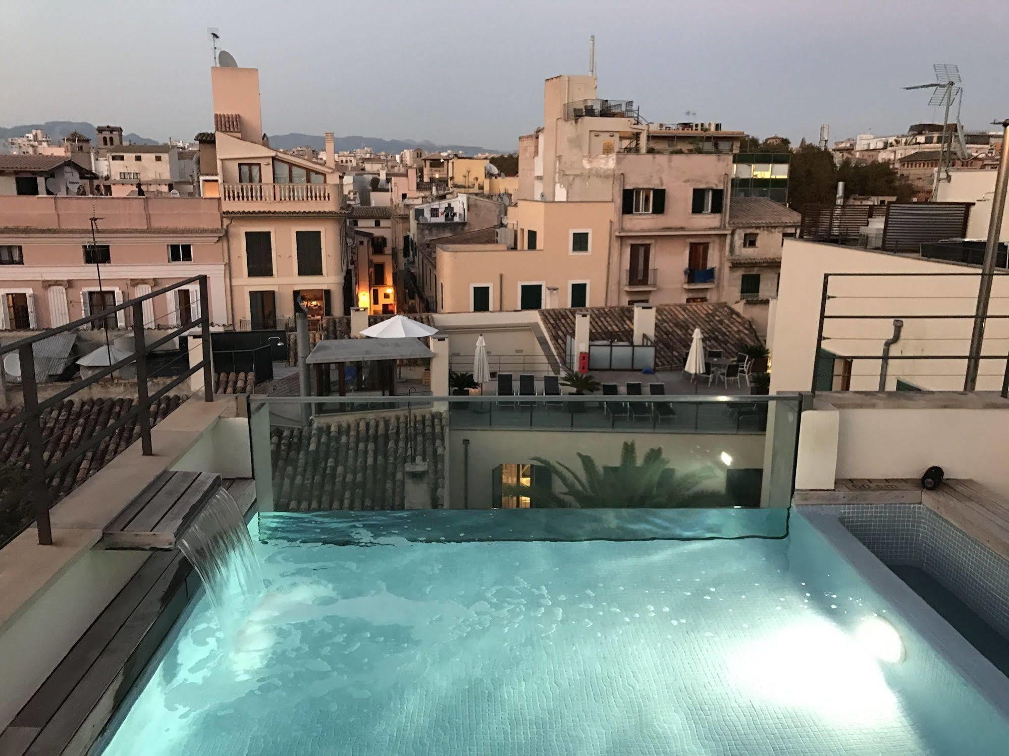 Petit Palace Hotel Tres パルマ・デ・マリョルカ エクステリア 写真